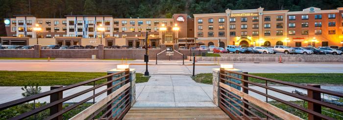 DoubleTree by Hilton Deadwood at Cadillac Jack's® Gaming Resort 