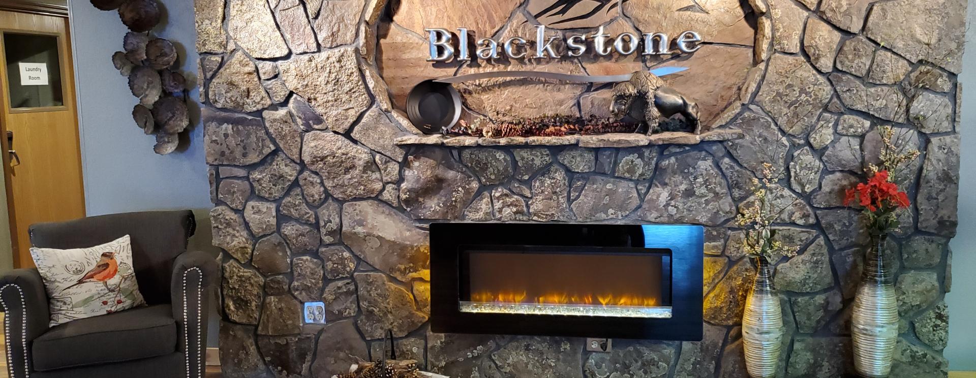 Blackstone Lodge & Suites