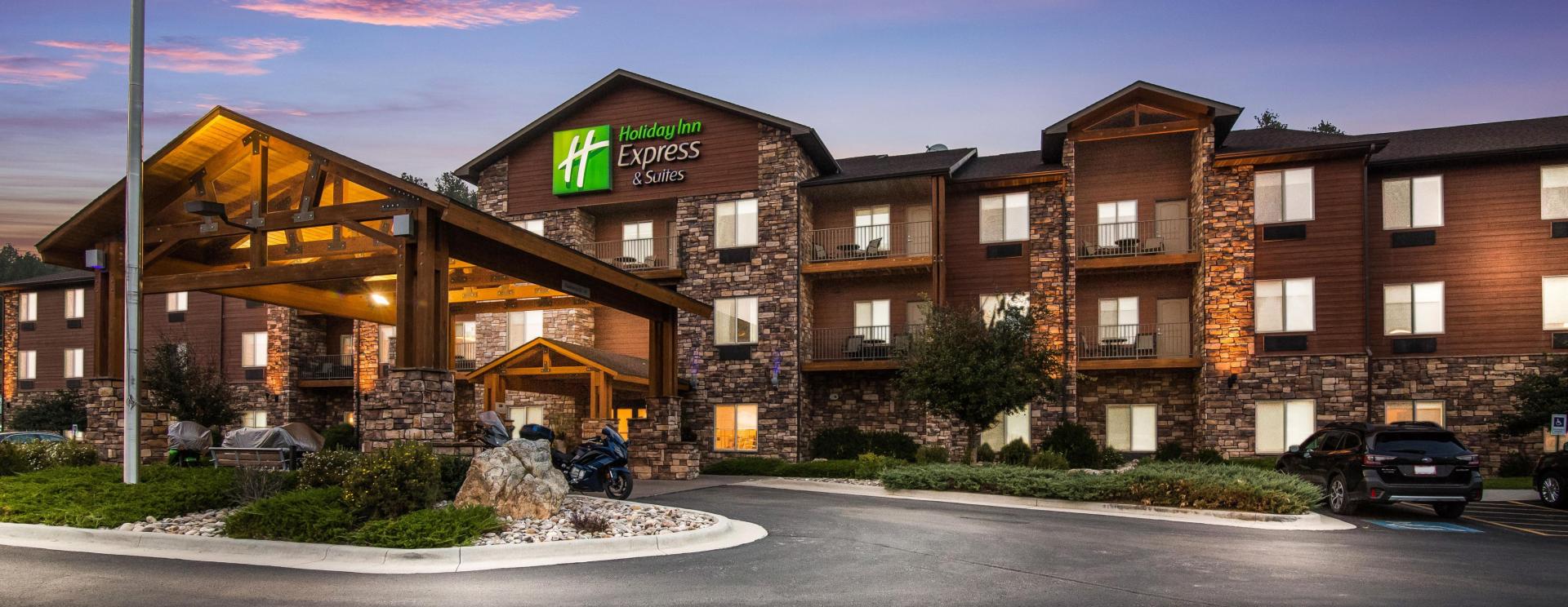 Holiday Inn Express & Suites - Custer