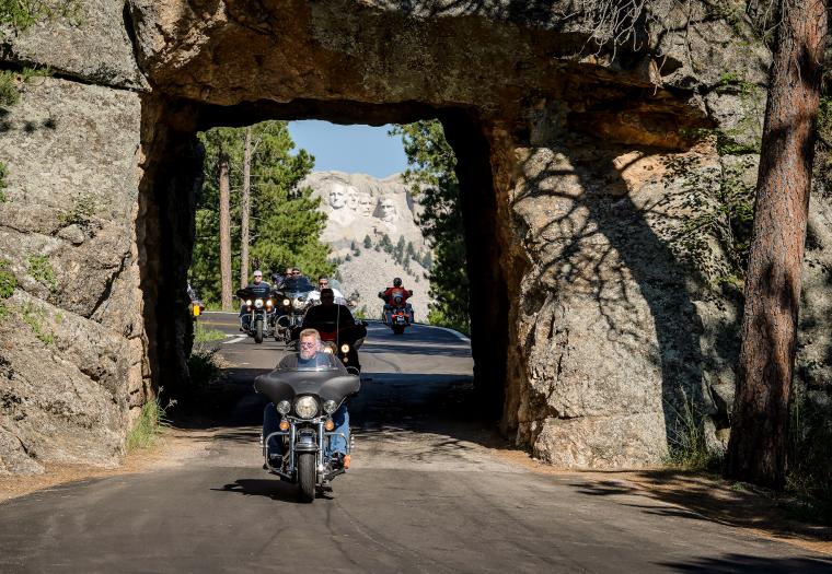 Enjoy the Best Black Hills & Badlands Motorcycle Rides